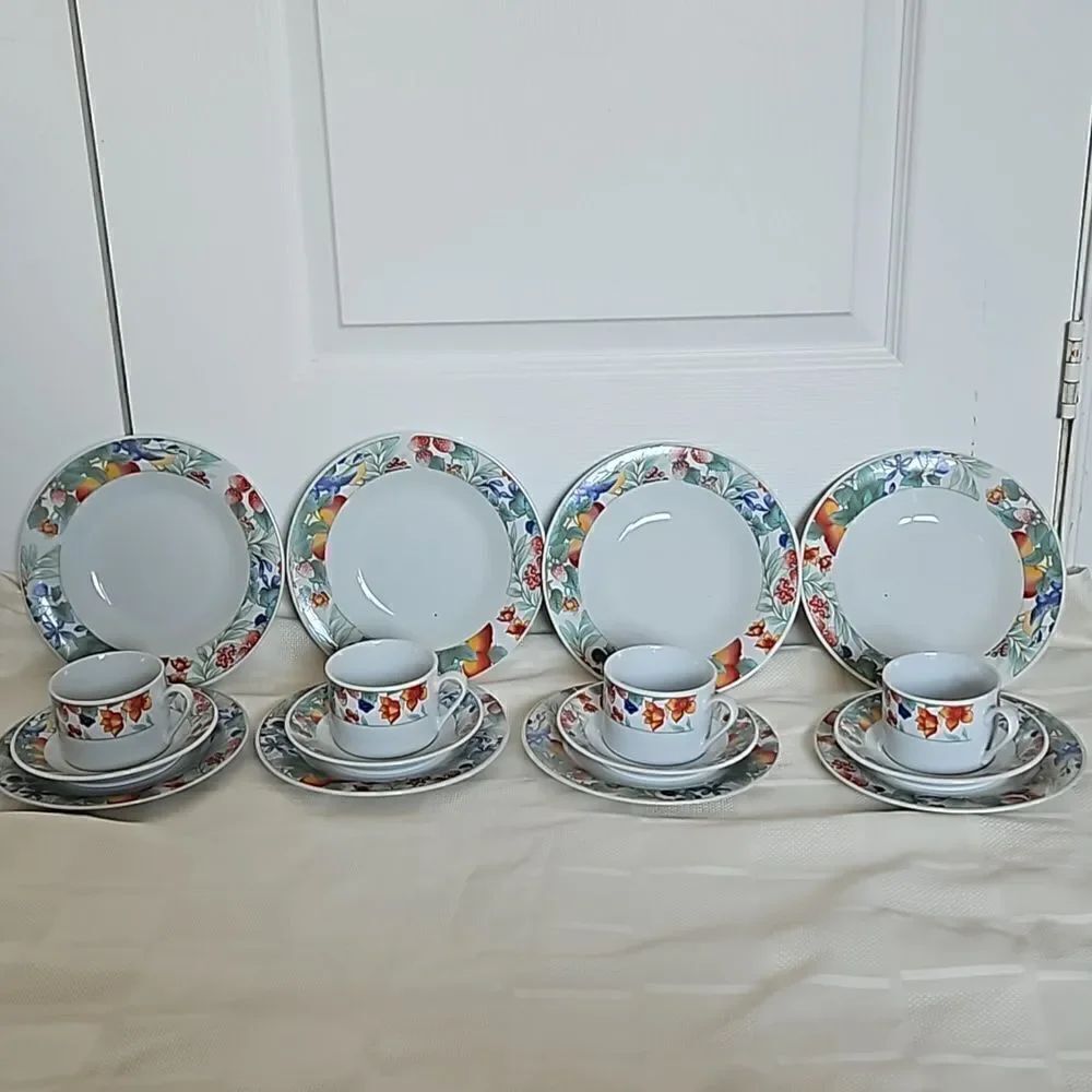 Table D'Hote 16 Pieces Porcelain Dinner Set Dishwasher & Microwave Safe White